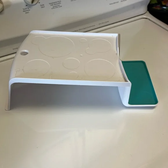 New!  Laundry detergent shelf - Picture 3 of 4